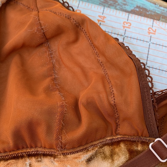 Velvet and Lace Trim Halter top Bralette - Picture 10 of 11